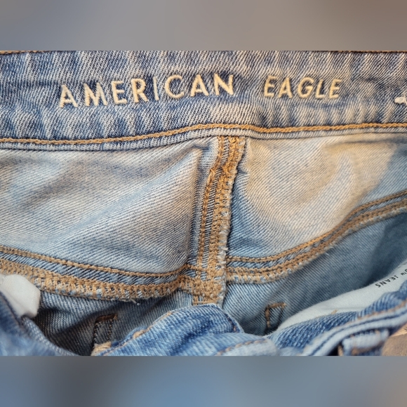 American Eagle Women's 90s Mom Jeans Distressed Size 6 Short - Picture 4 of 5